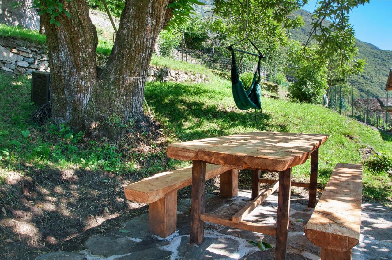 Il Ciliegio Sul Lago Verceia Luaran gambar